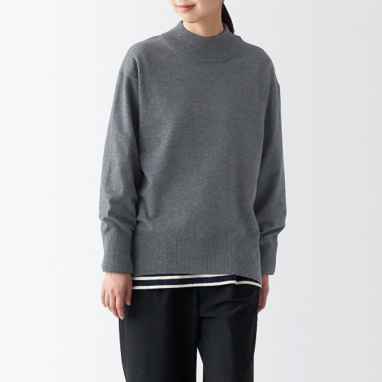 Sweter z wysokim kołnierzem ciemnoszary